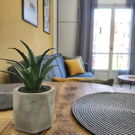 Nana's Apartment- Corfu Town شقة *